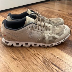 Swiss On Cloud sneakers